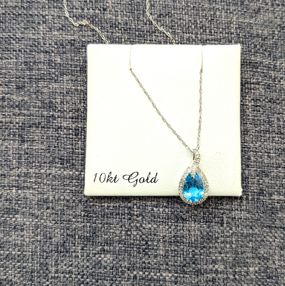 Blue topaz white gold necklace